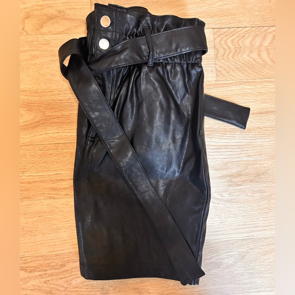 FAUX LEATHER HIGH RISE MINI SKIRT BLACK - Picture 2 of 4